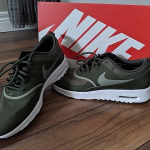BRAND NEW IN BOX Nike Air Max Thea Runners